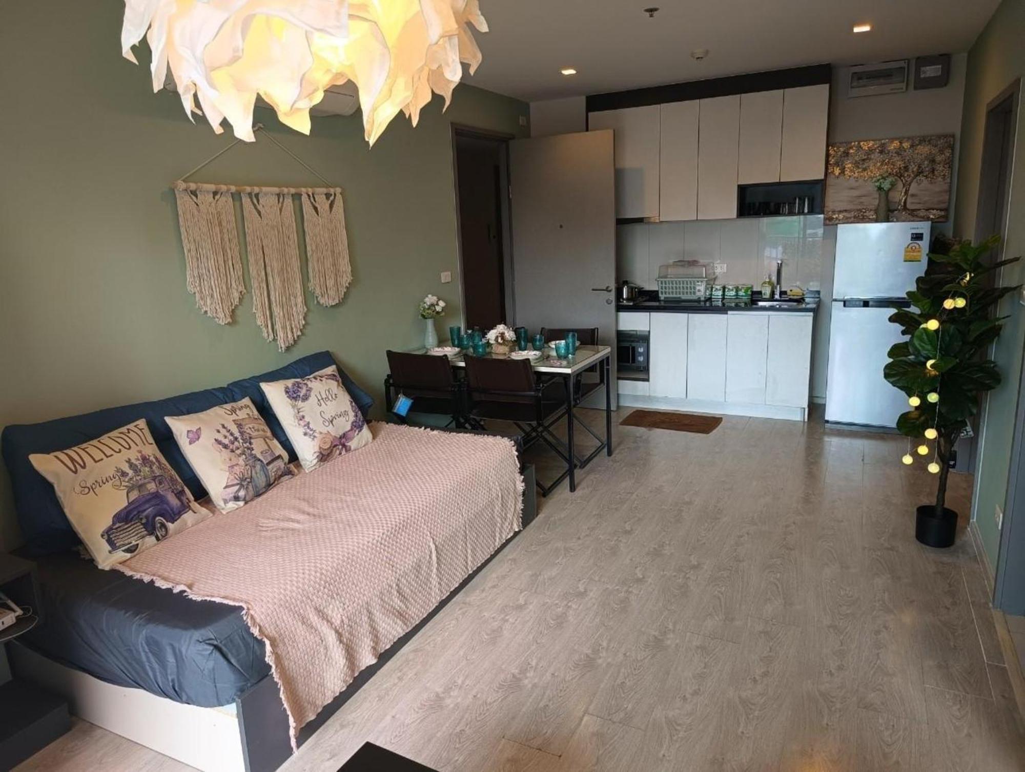 The Base Central Pattaya By Mickey Exterior photo