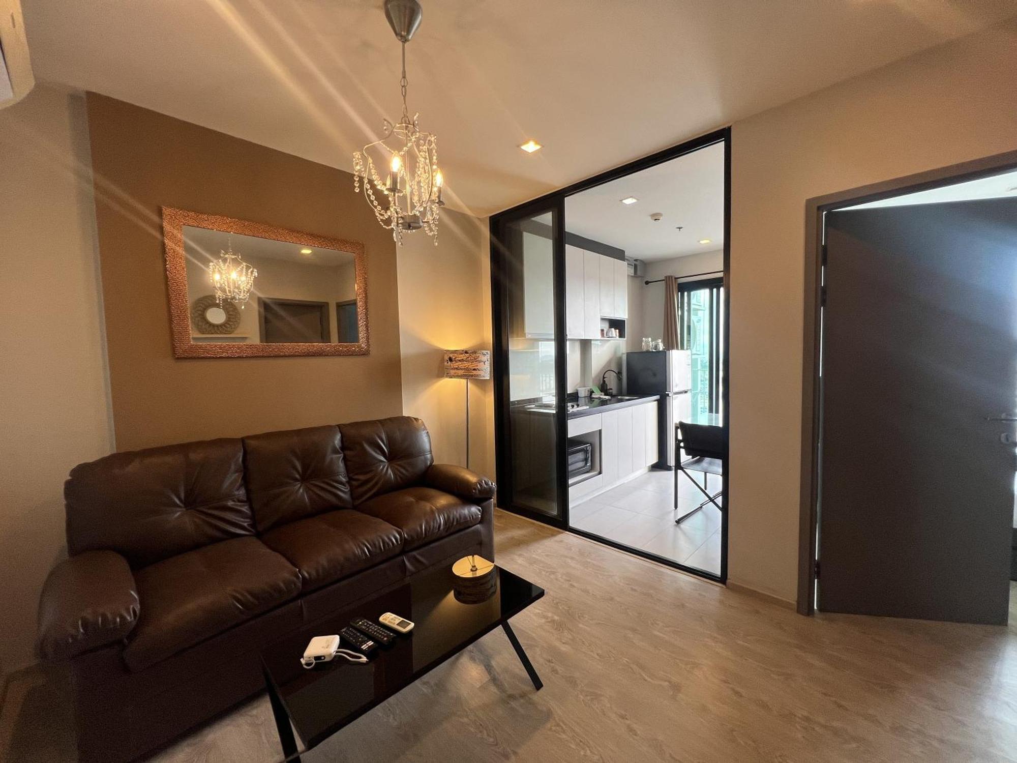 The Base Central Pattaya By Mickey Exterior photo