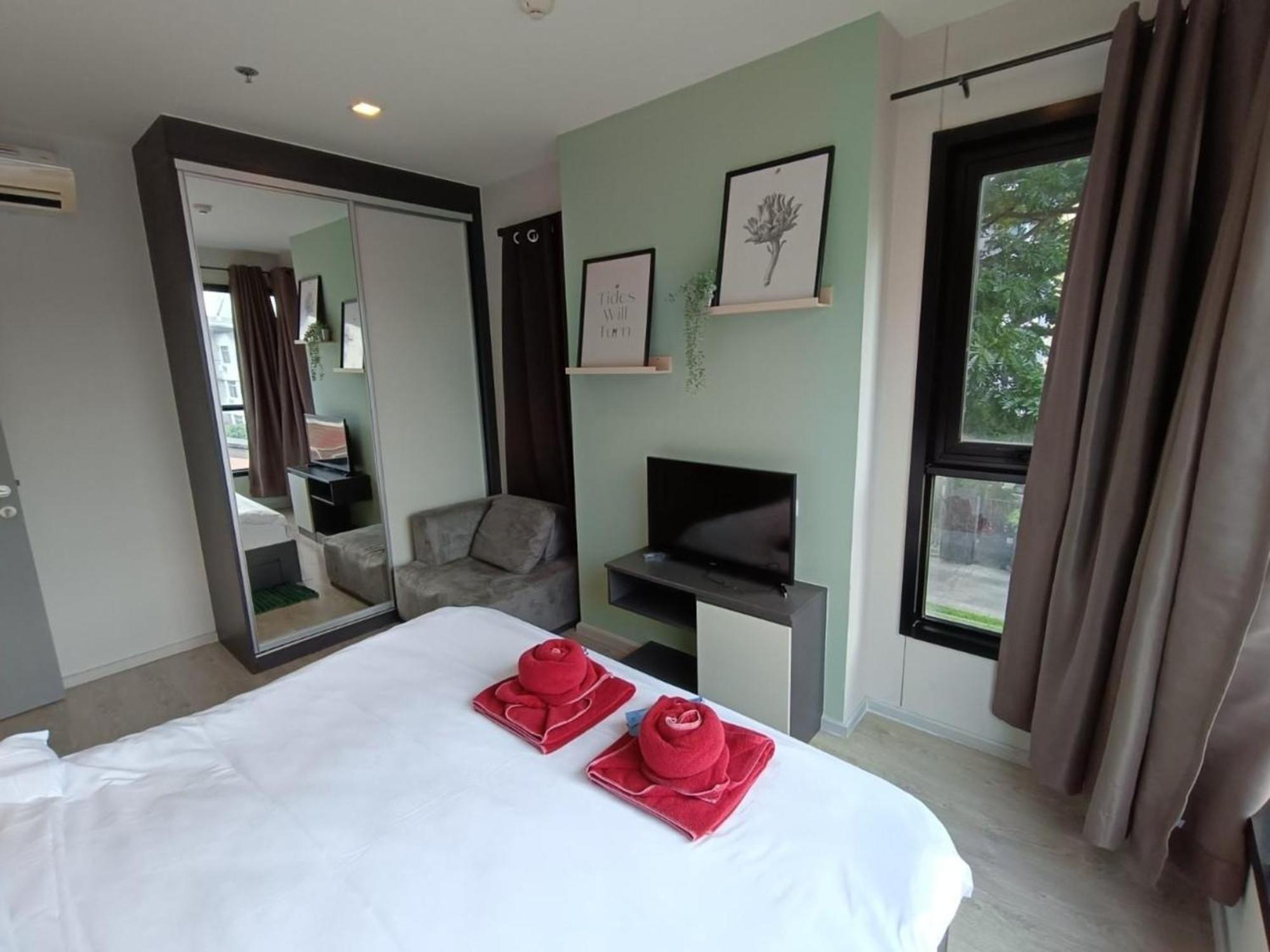 The Base Central Pattaya By Mickey Exterior photo