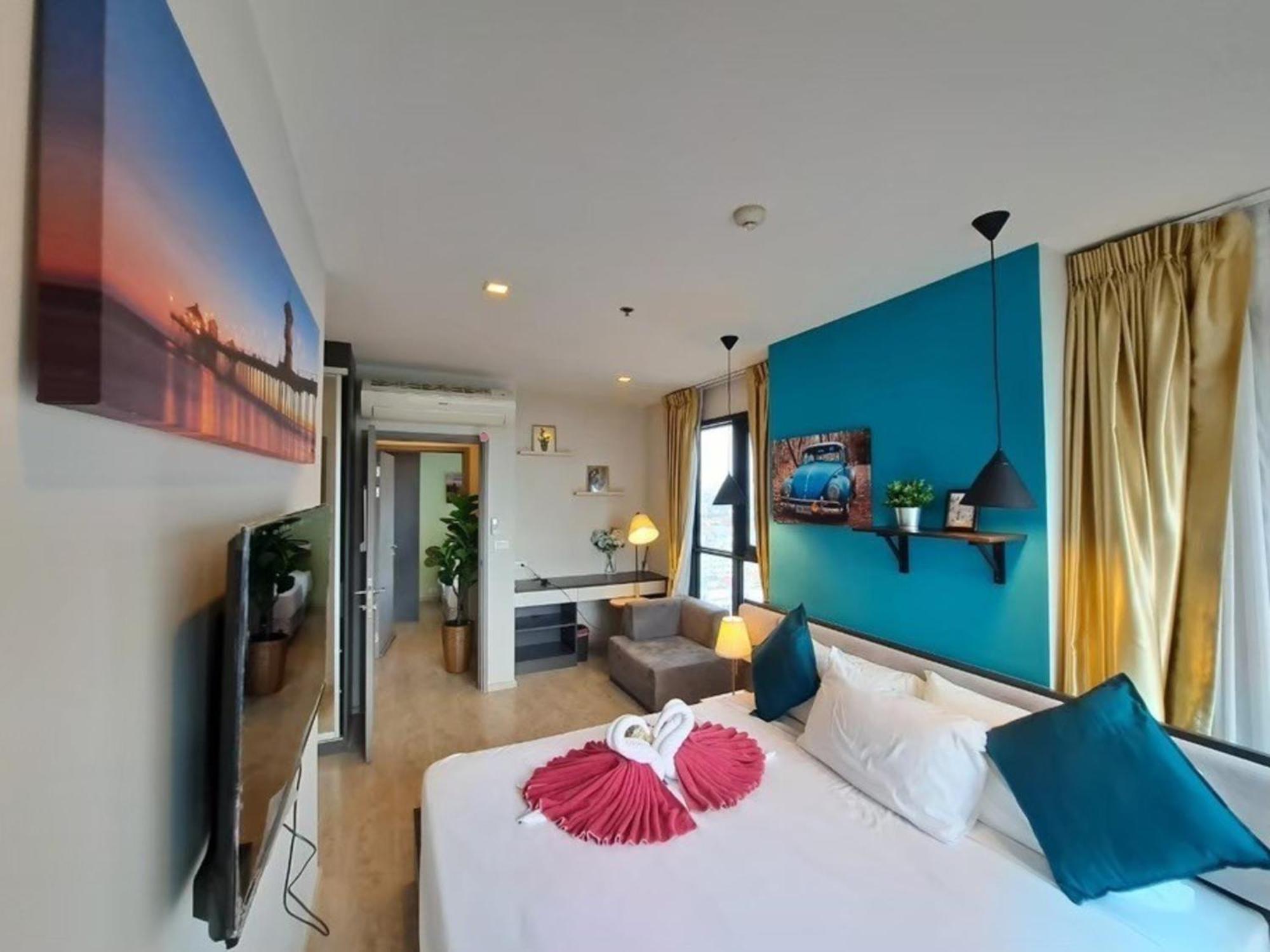 The Base Central Pattaya By Mickey Exterior photo