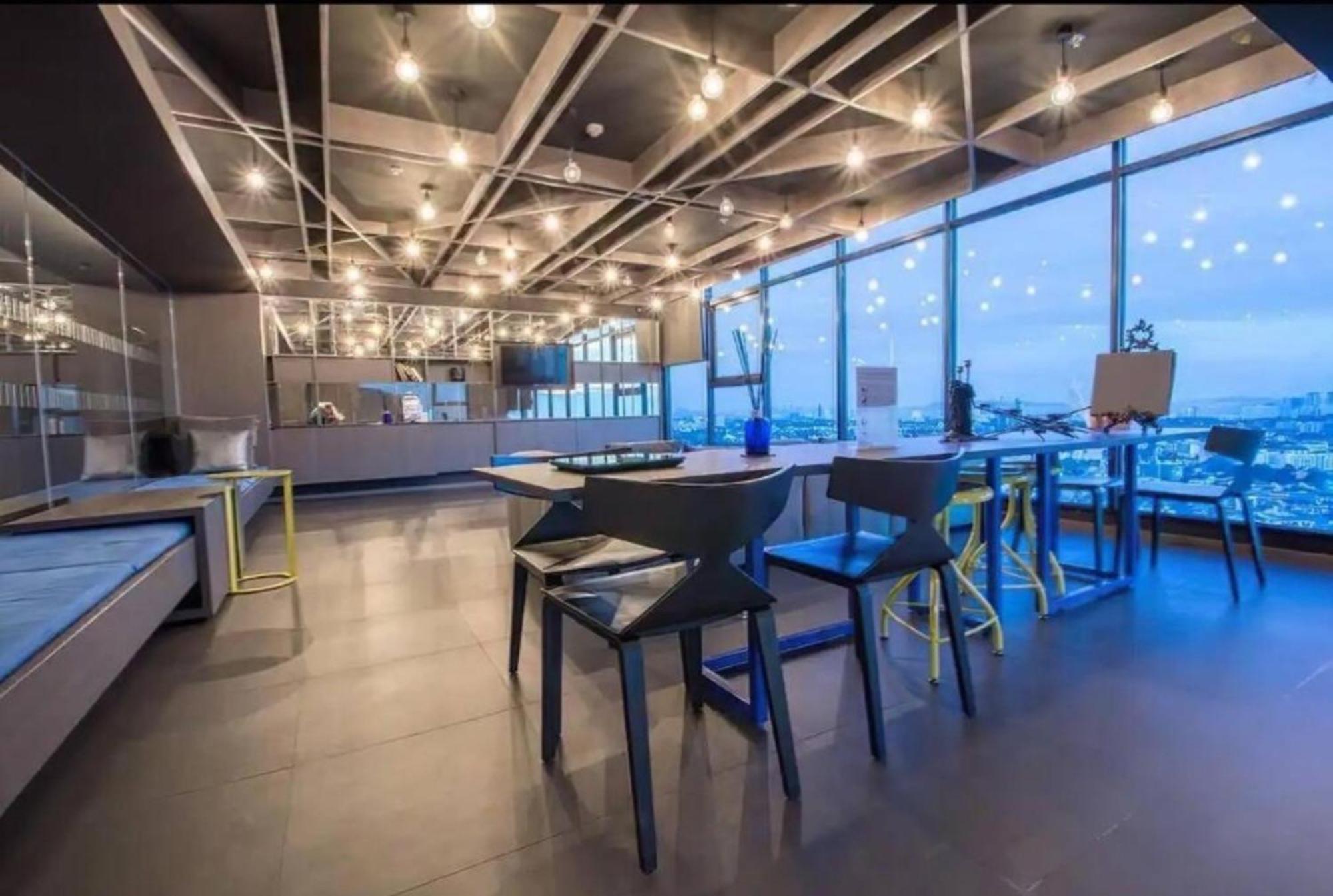 The Base Central Pattaya By Mickey Exterior photo